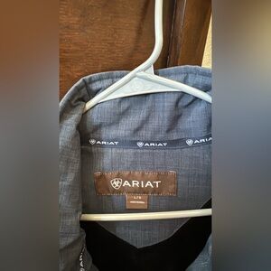 Ariat vest size Large warm insulated vest